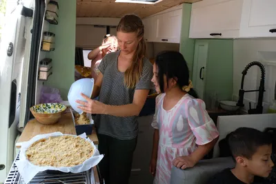 Kuchen backen im Büssli