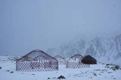 Jurten im Winterschlaf